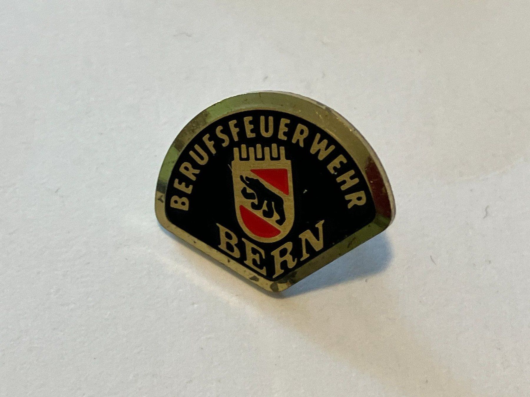 Placchette & Badge: 1 Pin Berufsfeuerwehr Bern – Usato da Basel venduto da djwwpp