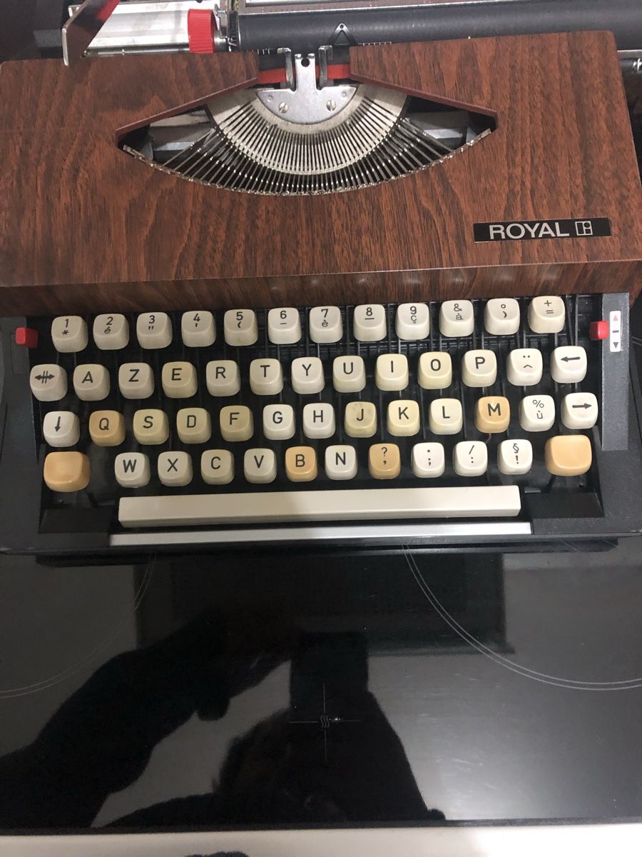 Macchine da scrivere: Machine à écrire vintage Royal – Usato da petit lancy venduto da FerreiraLuis 3