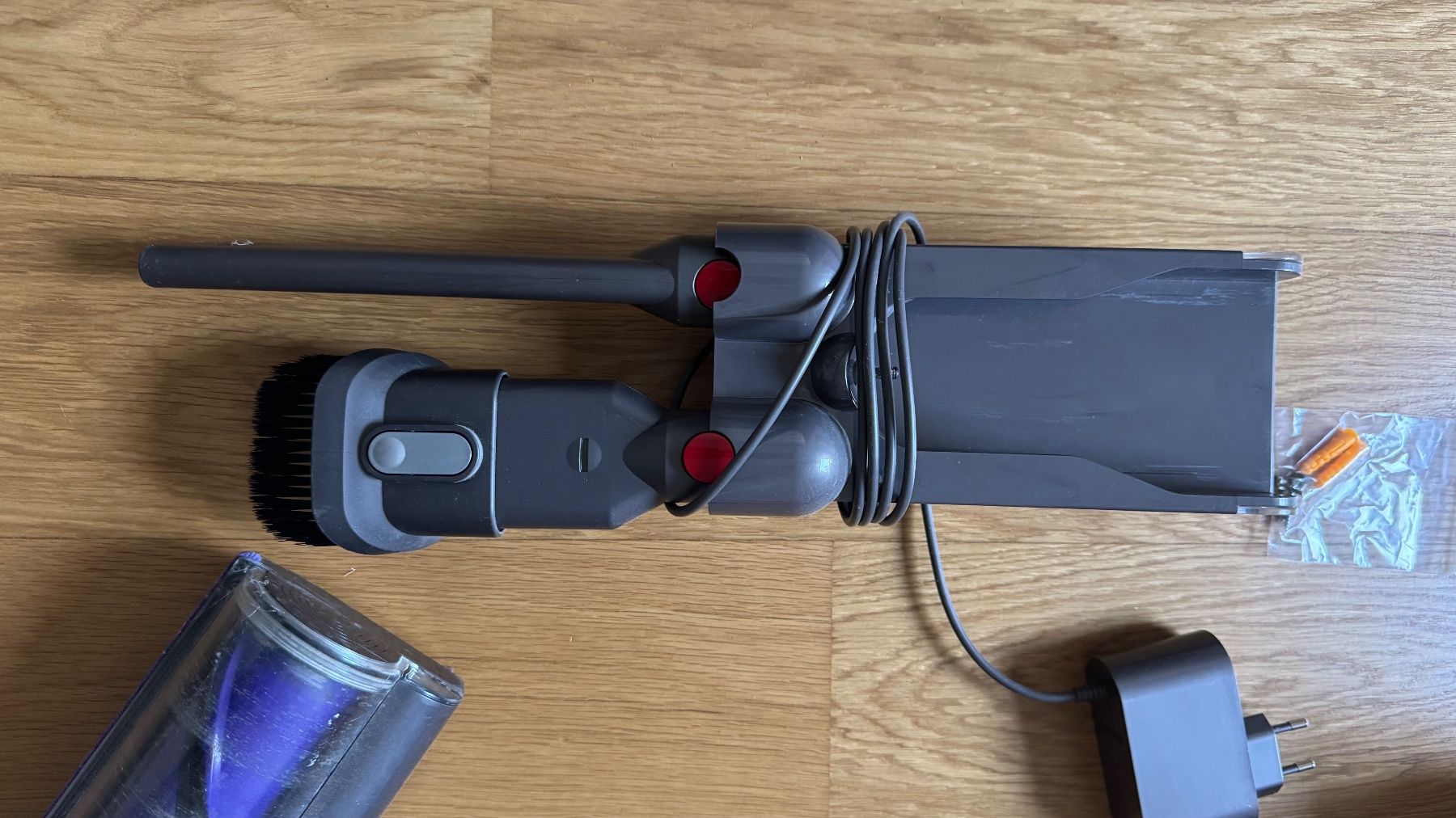 Dyson Aspirapolveri & Accessori: Dyson Staubsauger V10 – Usato da Thalwil venduto da 775vow 8
