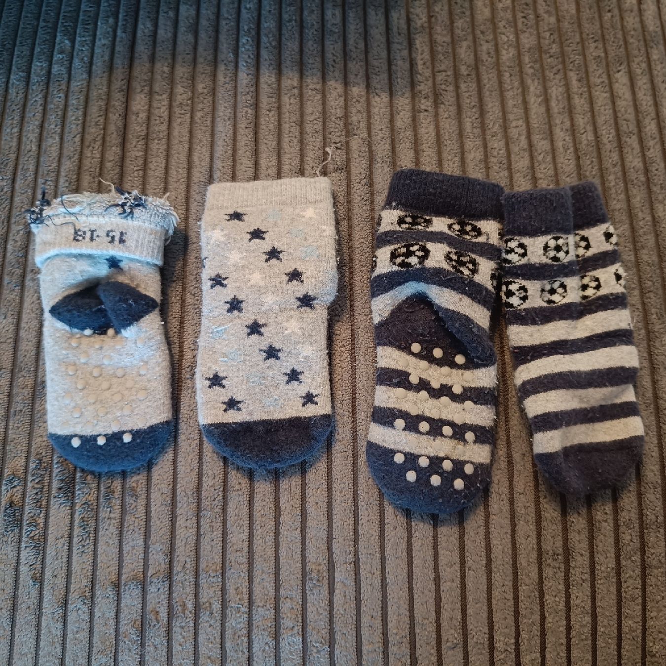 Chaussettes enfants: Socken Grösse 15-18 – D'occasion à Jaberg par urig17.