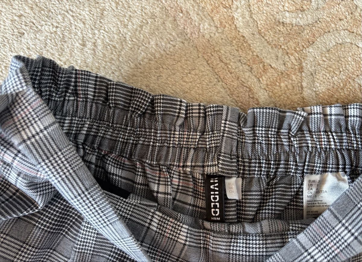 H&M Pantalons: Shorts – D'occasion à Eggersriet par car_w5cl 1