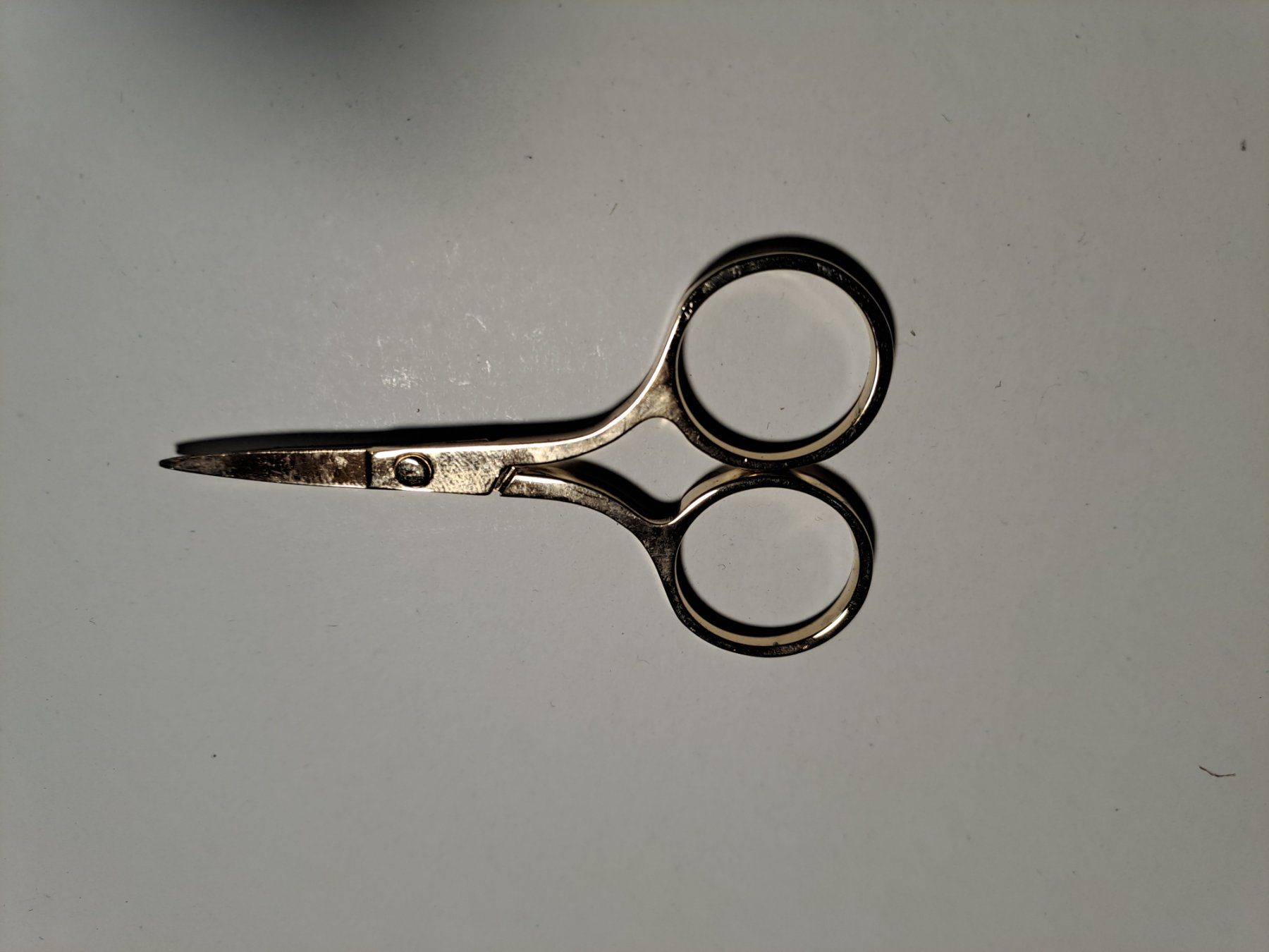Tous les outils: kleine Stickschere – Neuf (Voir description) à Tuttwil par wolleundstoff