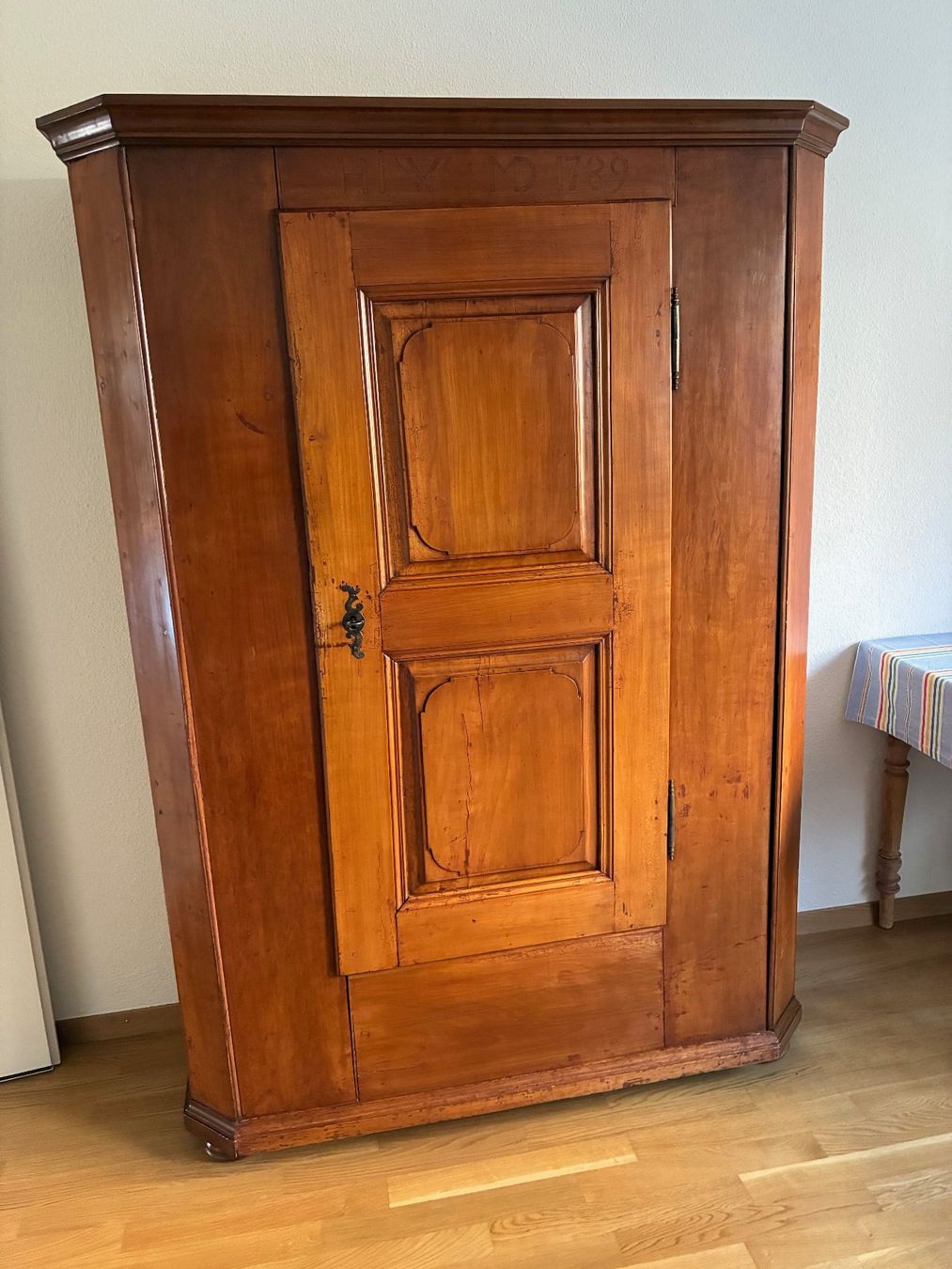 Armadi: Schrank Kirschbamholz massiv. dat. 1789 – Usato da Gümligen venduto da Roe22