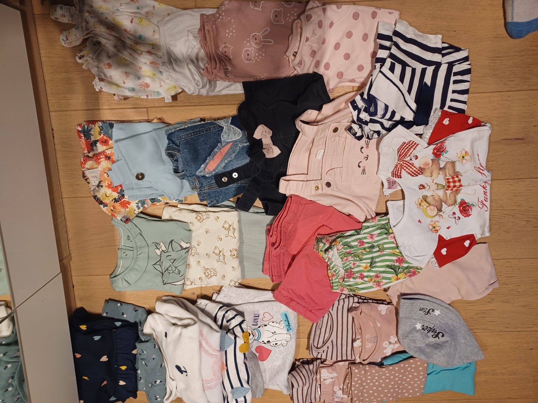 H&M Lotti & Set di vestiti: Mädchenkleider gr 74/80 – Usato da Stans venduto da TrudiSoulshine 1
