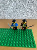 2 LEGO Figuren Piraten / Kapitän
