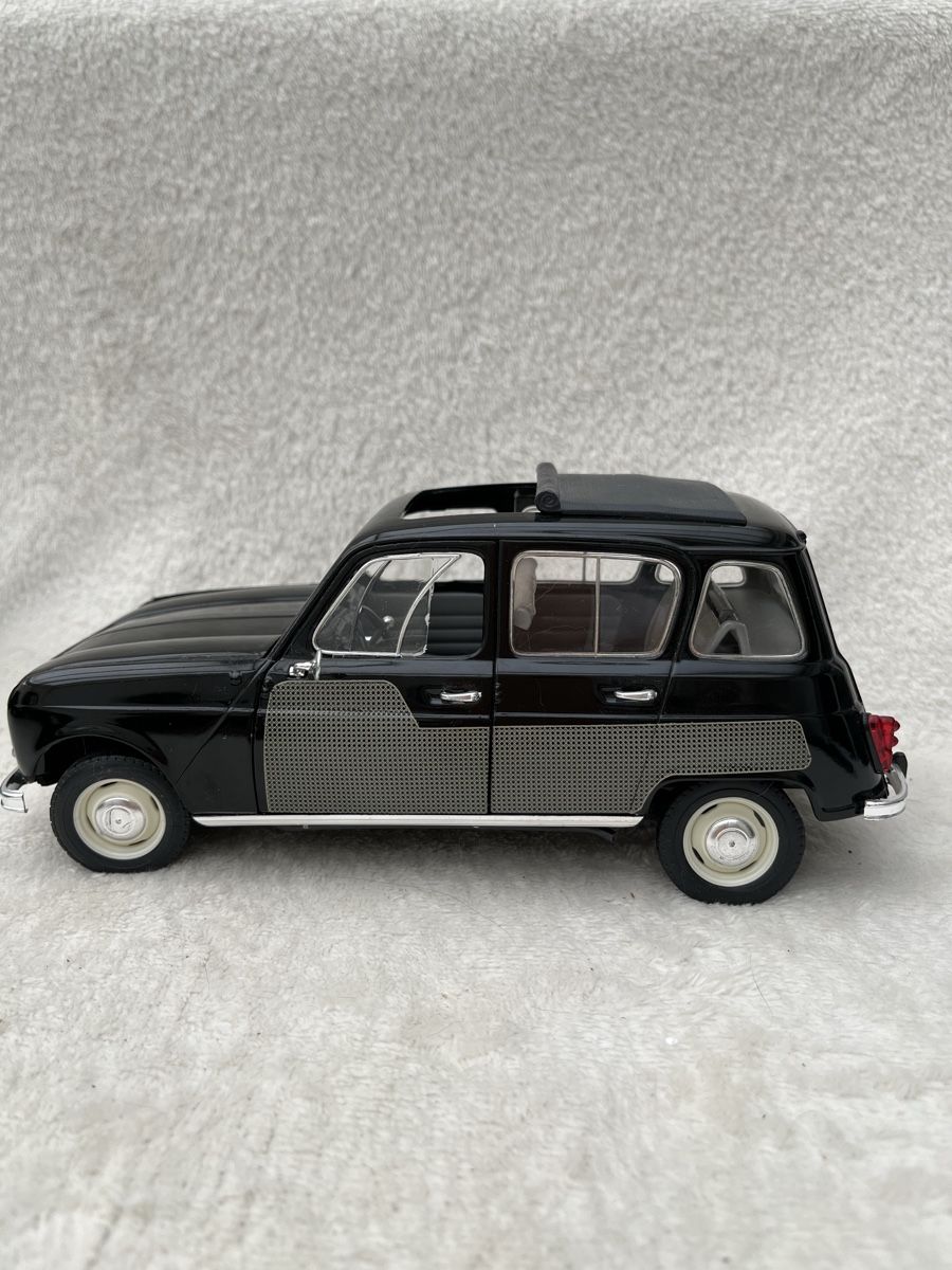 Renault Modellini d'auto: Renault 4l 1964 1/18 – Nuovo (secondo la descrizione) da Oberweningen venduto da mer_2yn9 3