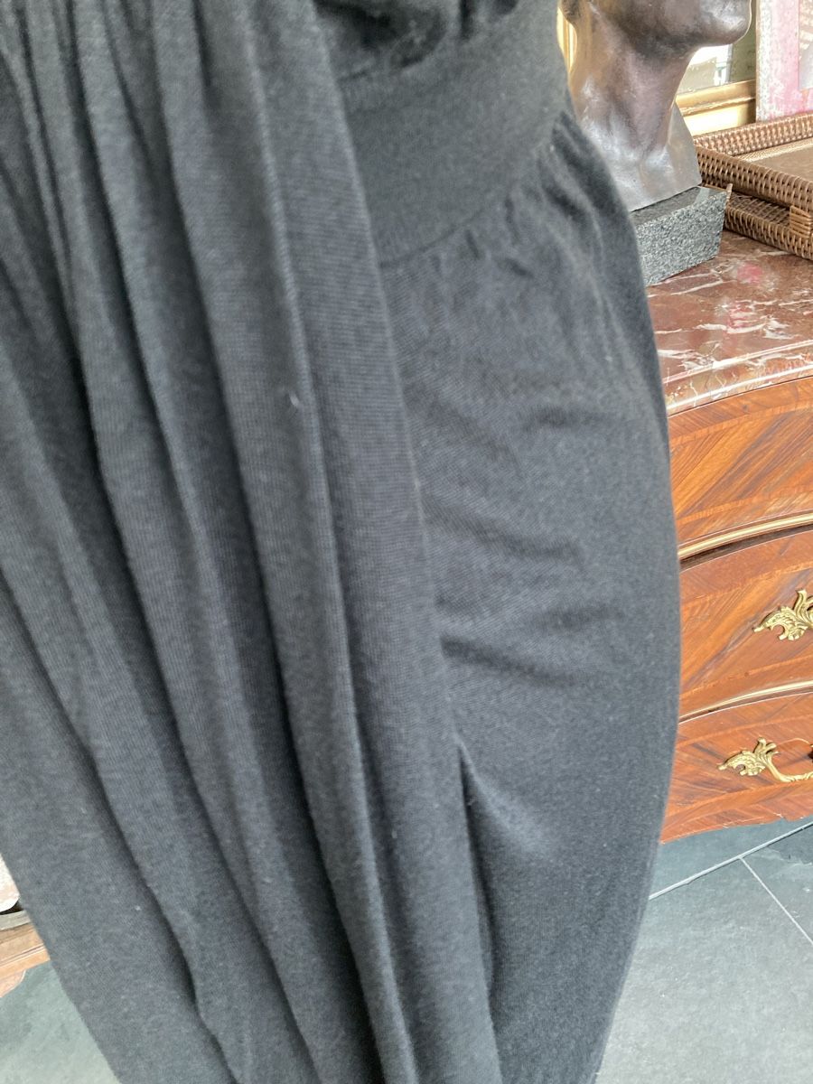 Alexander Mcqueen Vestiti: Alexander McQueen Cocktail Kleid, schwarz, Strickware, Gr. S – Usato da Zürich venduto da elegantissima 6