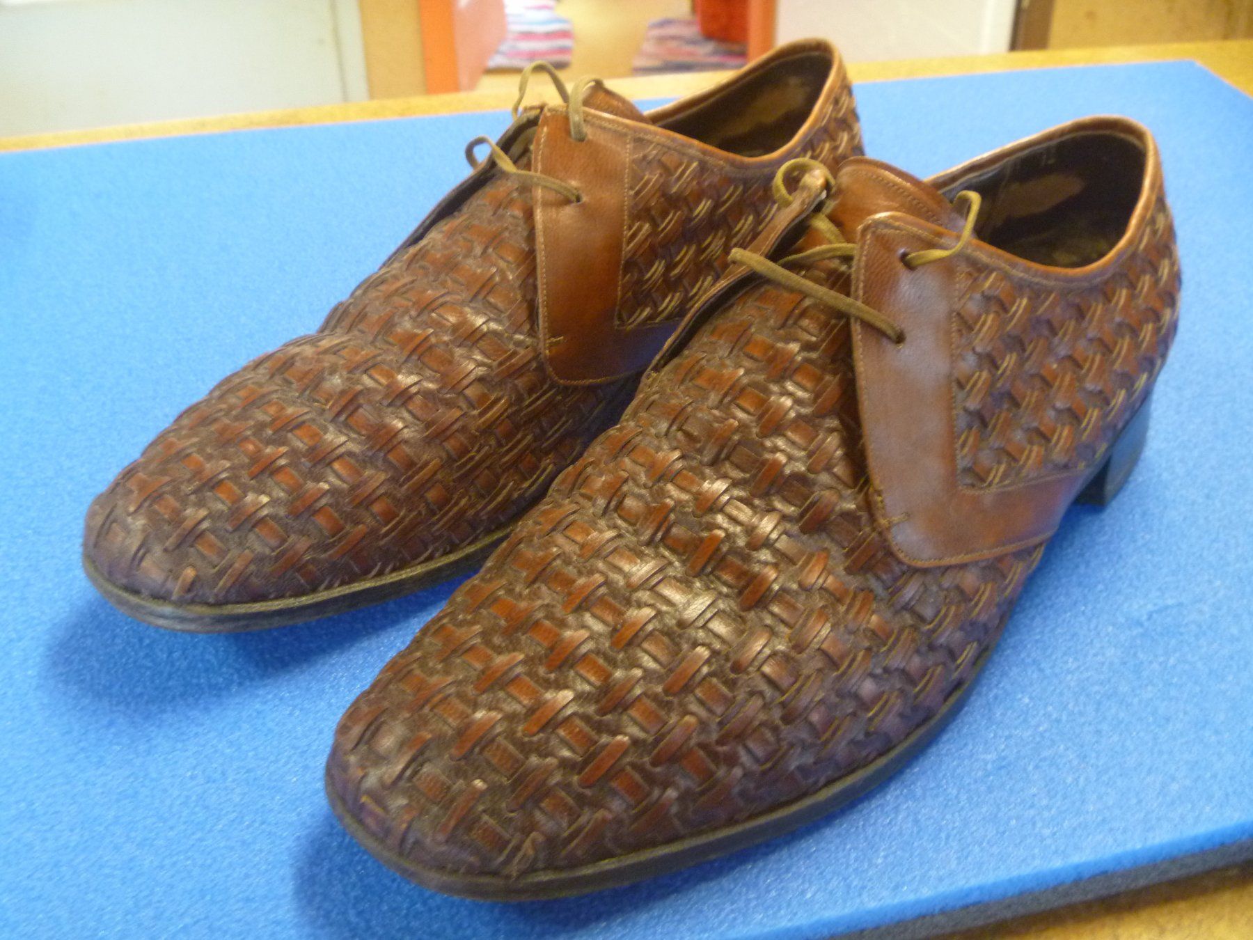 Scarpe da uomo: leichter Halbschuh mit Ledersohle  Grösse 44 – Usato da Rüti ZH venduto da baumchen