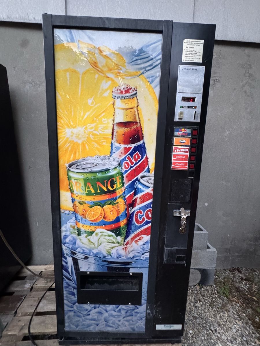 Selecta Altro per Gastronomia & Hotel: Getränkeautomat funktionstüchtig  – Usato da Selzach venduto da Pascal12.10 2