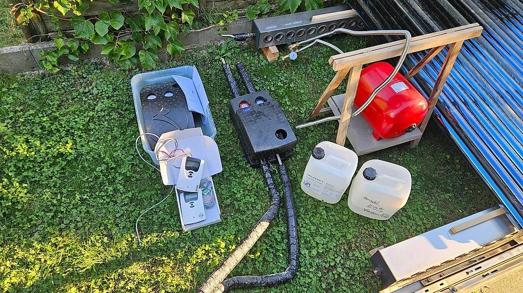 Dispositivi a energia solare: Solarthermie Anlage komplett – Usato da Bäriswil BE venduto da Mantatom 4