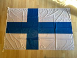 Finnland Flagge (150×95 cm) mit Karabinerhaken
