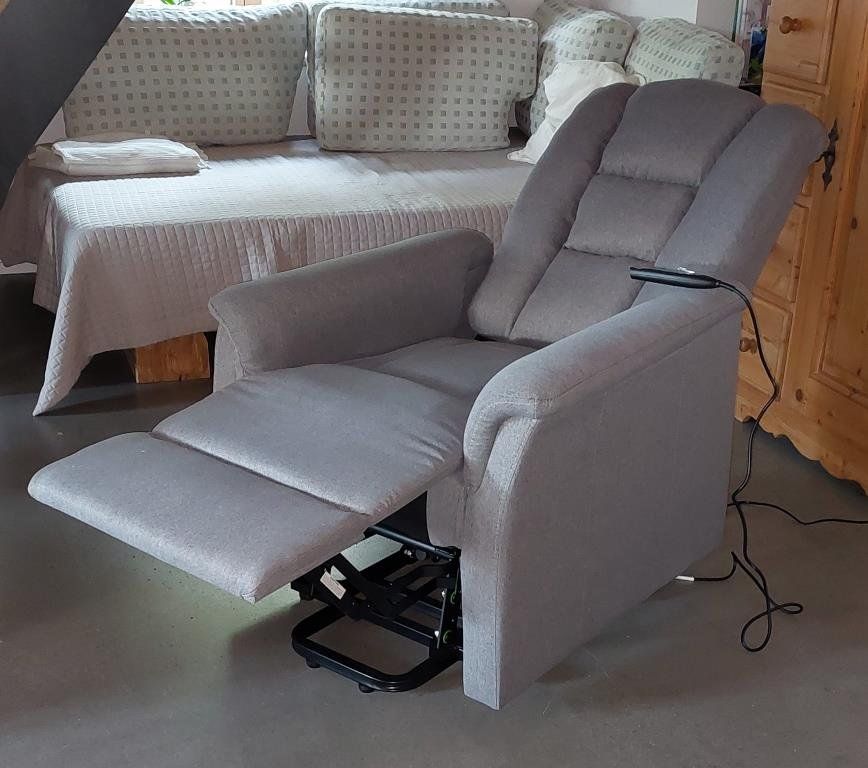 Sessel: Relaxsessel, elektrisch verstellbar – Neu und originalverpackt aus Ermenswil von Brun12 3