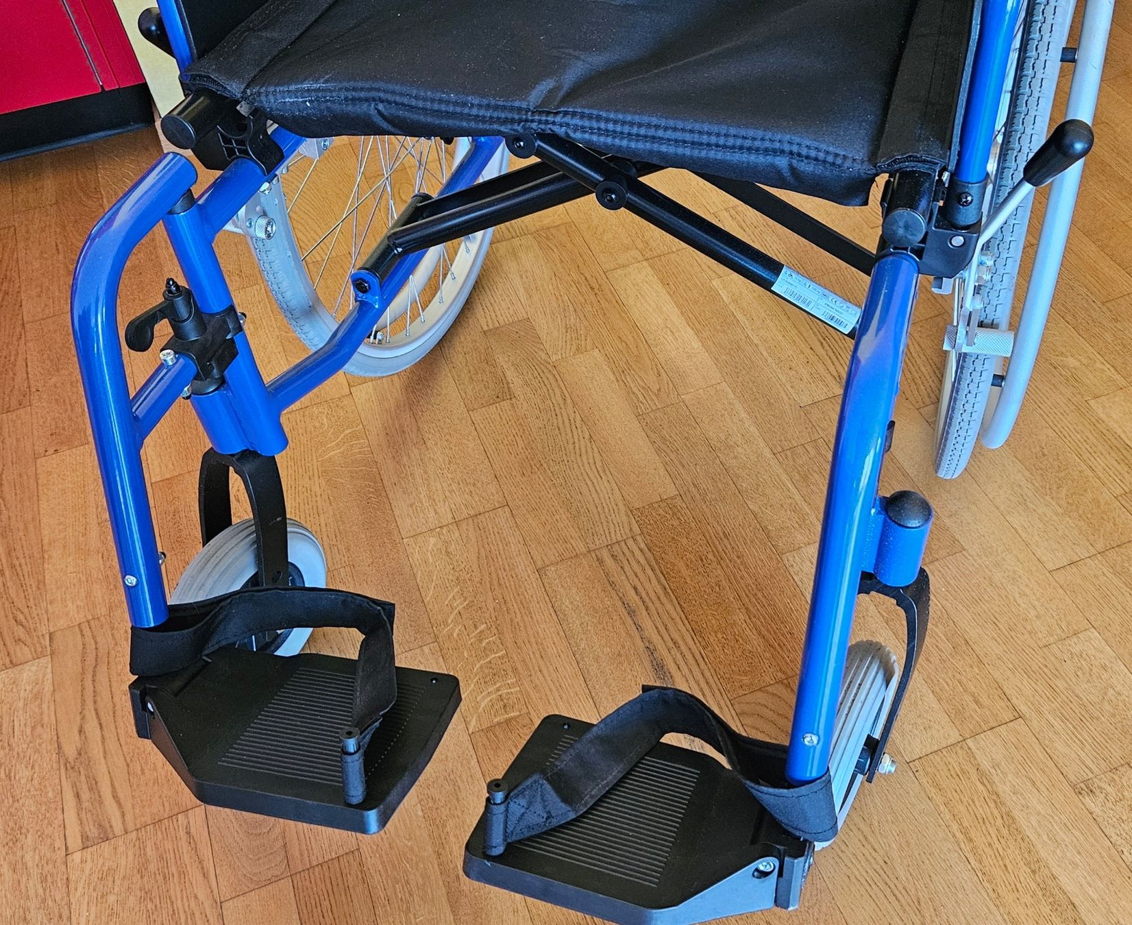 Rollstühle: Leichtgewichtrollstuhl Bison 2 blue – Gebraucht aus Zürich von HaPe09 4