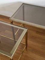 Stylische kleine Tische aus messing und glas