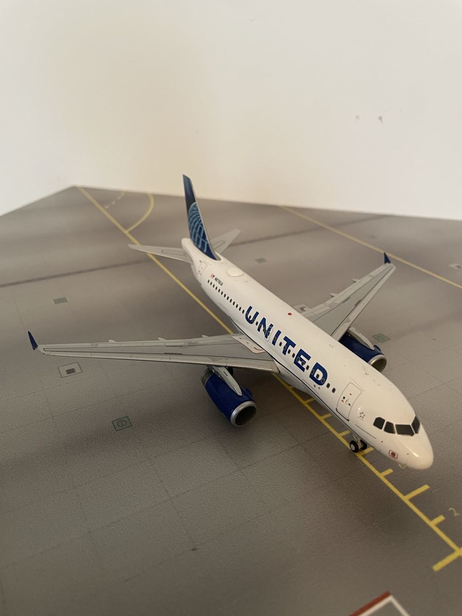 Airbus Kit di modellismo & Modellini statici: Gemini Jets A319 United 1:200 – Nuovo (secondo la descrizione) da Hinwil venduto da Yamracer 2