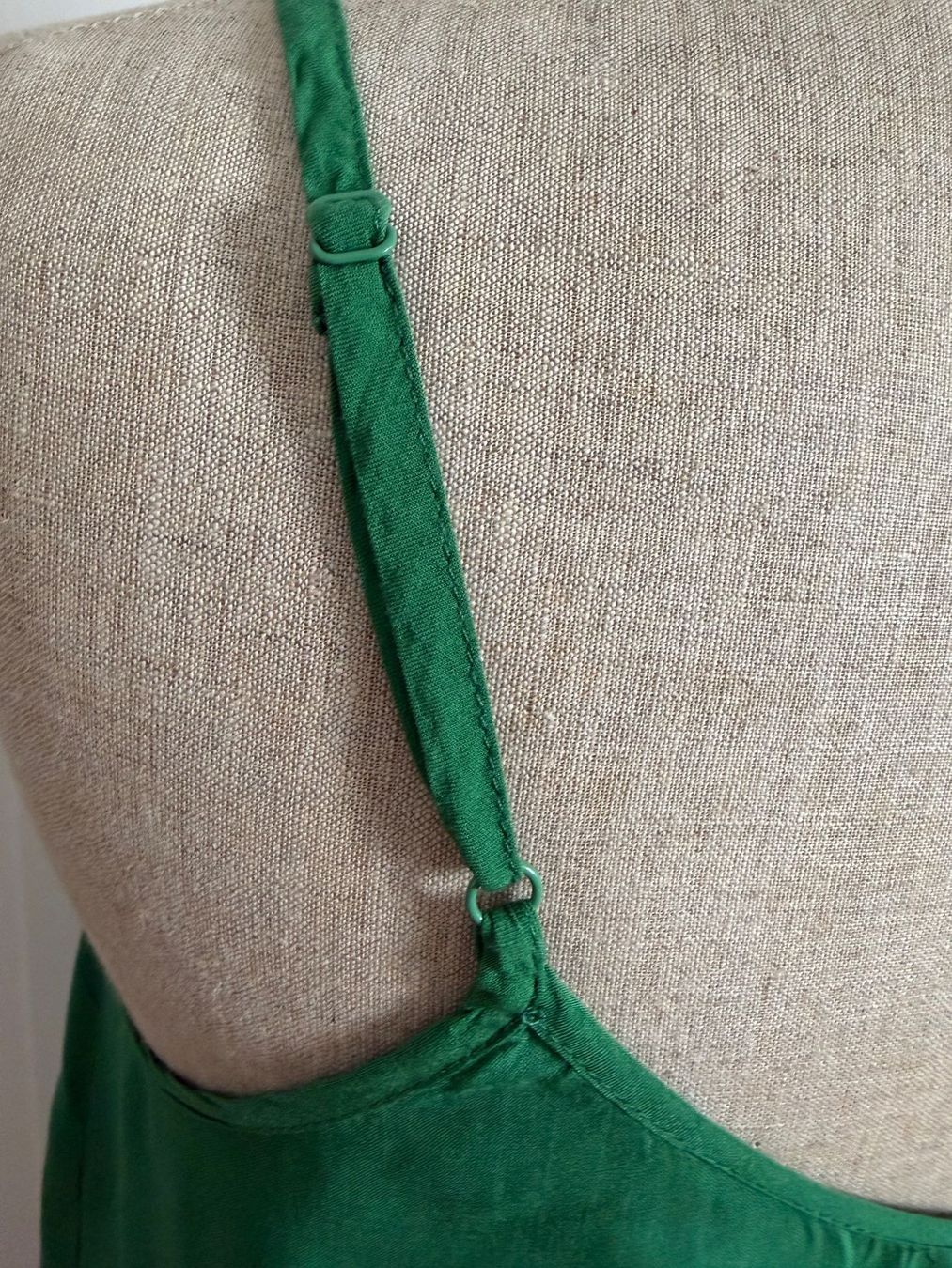 Essentiel Antwerp Tops: ESSENTIEL ANTWERP Träger Top – D'occasion à St.Gallen par Boergie 6