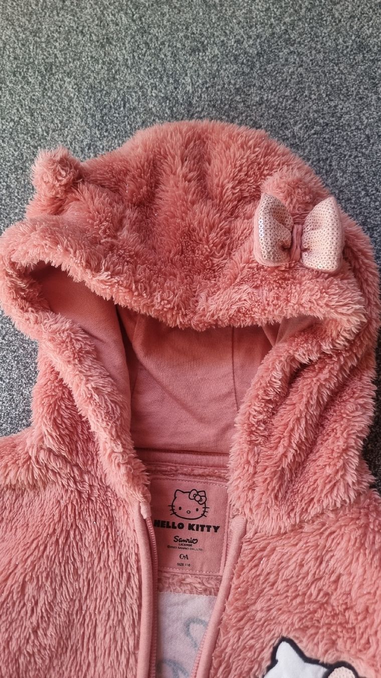 C&A Altro abbigliamento per bambina: Jaquette Hello kitty 116 – Usato da Les Breuleux venduto da Mily1991 1