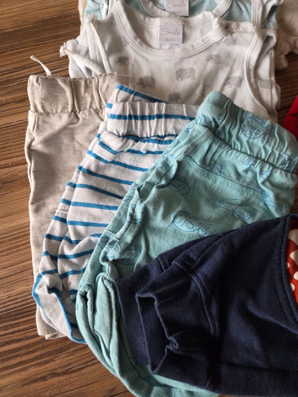 Lotti & Set di vestiti: Kleiderpaket Junge, Sommer, Gr. 86 – Usato da Rupperswil venduto da ecko_red 2