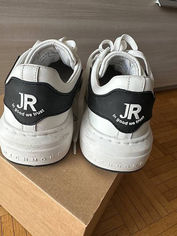 Damenschuhe: John Richmond sneakers Donna – Gebraucht aus Balerna von koc_2zyj 2