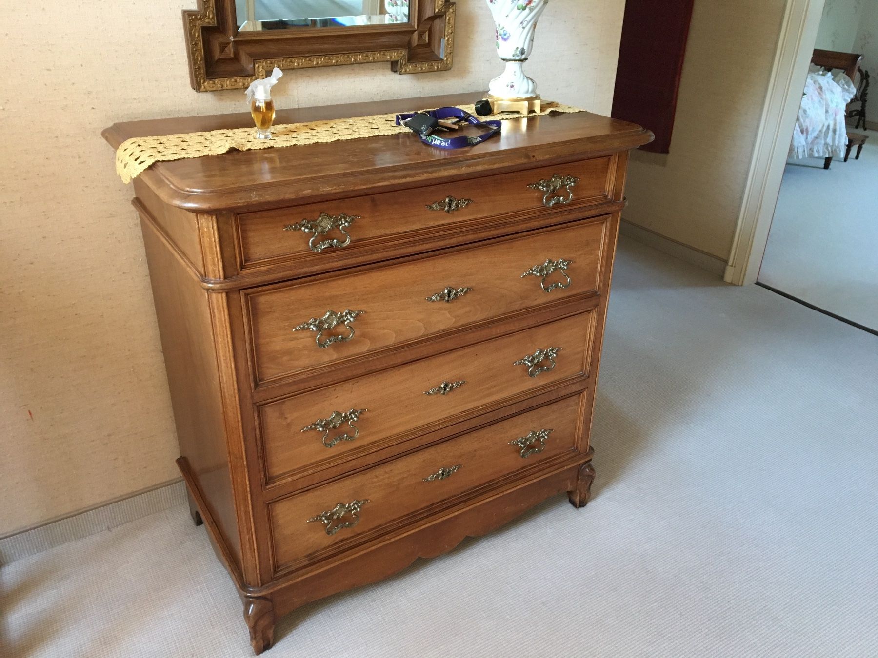 Cassettiere: Commode en bois – Usato da Vufflens-le-Château venduto da vcourvoisier