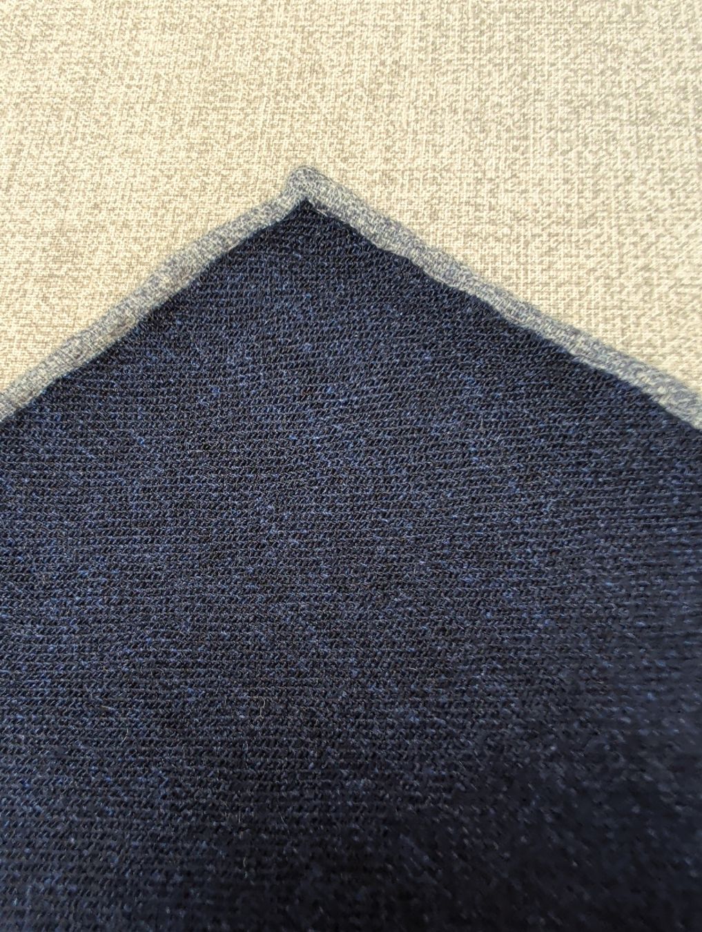 Eleventy Anzüge: Eleventy Platin Collection, Einstecktuch, Neu, Wolle – Neu und originalverpackt aus Zürich von rom_zh