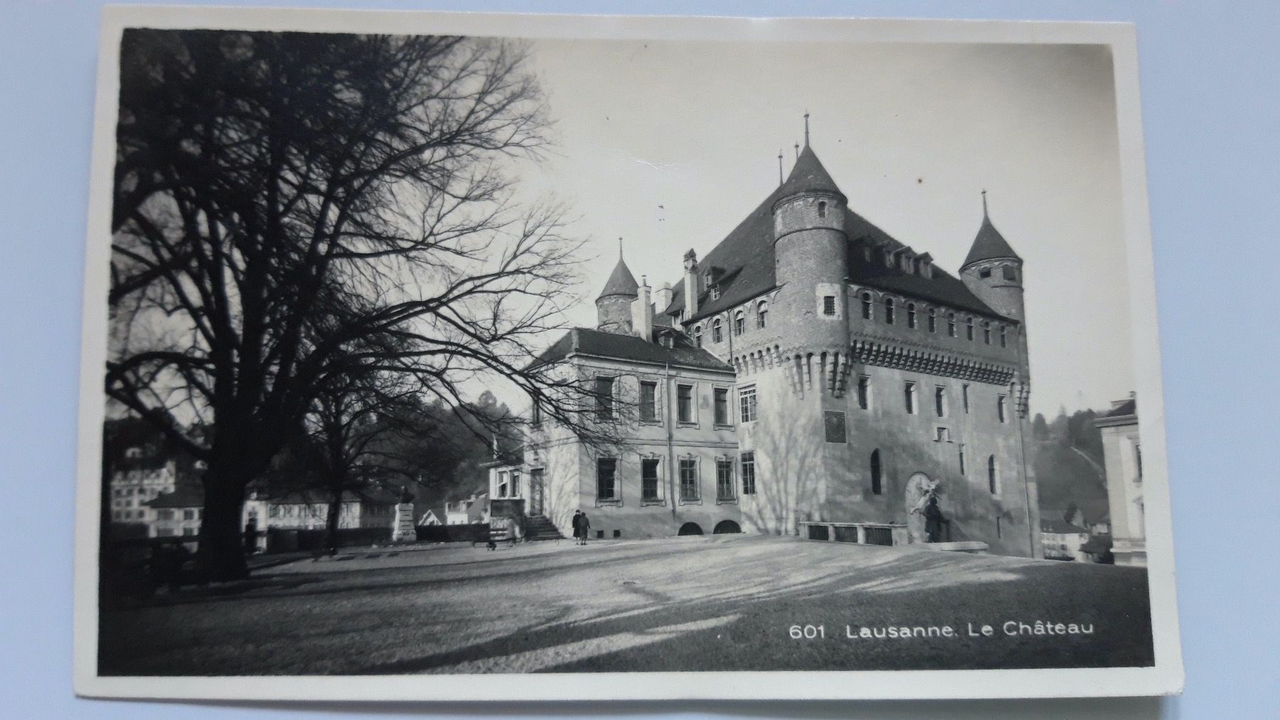 Cartes postales: Lausanne Le Chateau – D'occasion à Sargans par nicsam1815