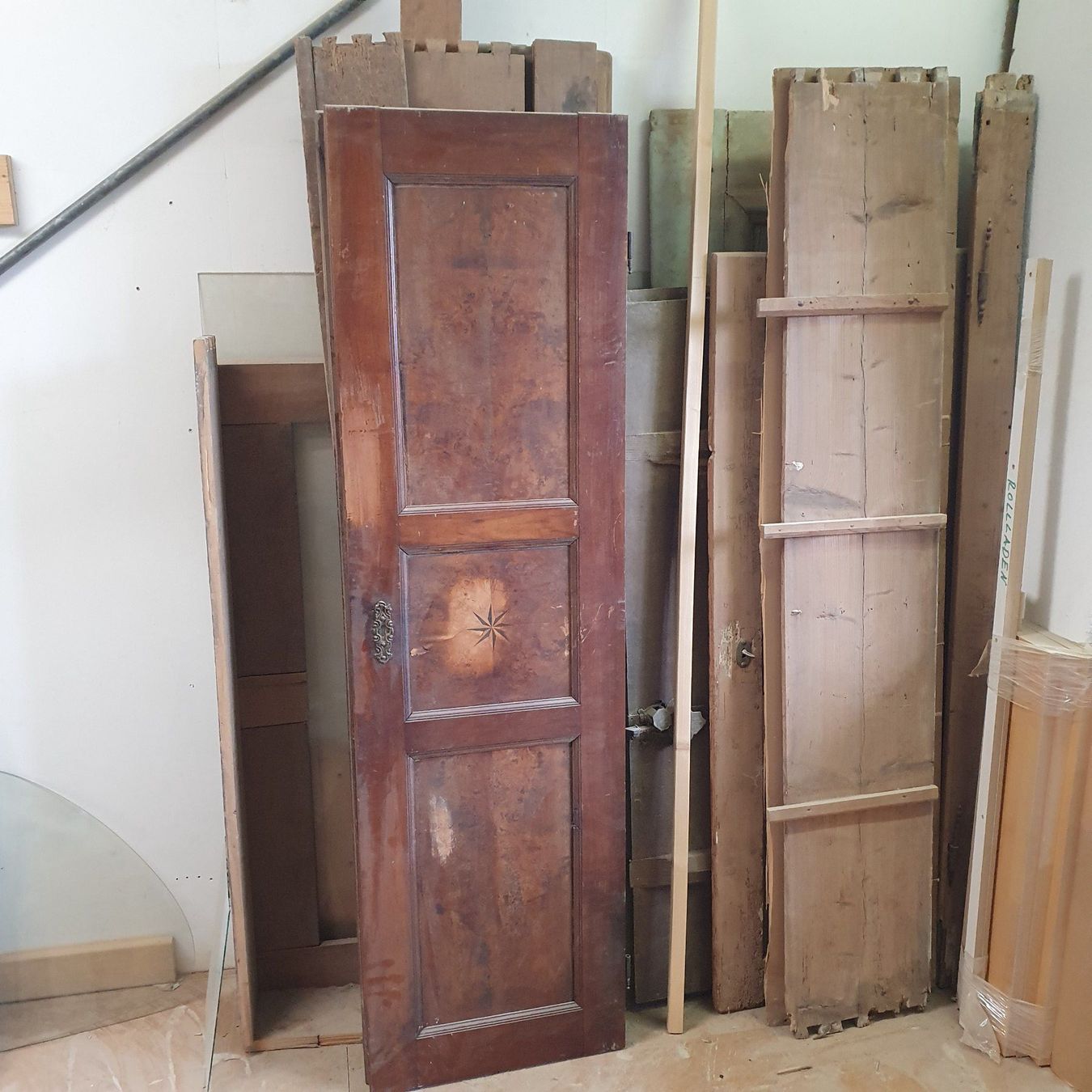 Articoli in legno: Altholz – Usato da Ittigen venduto da jea_285k