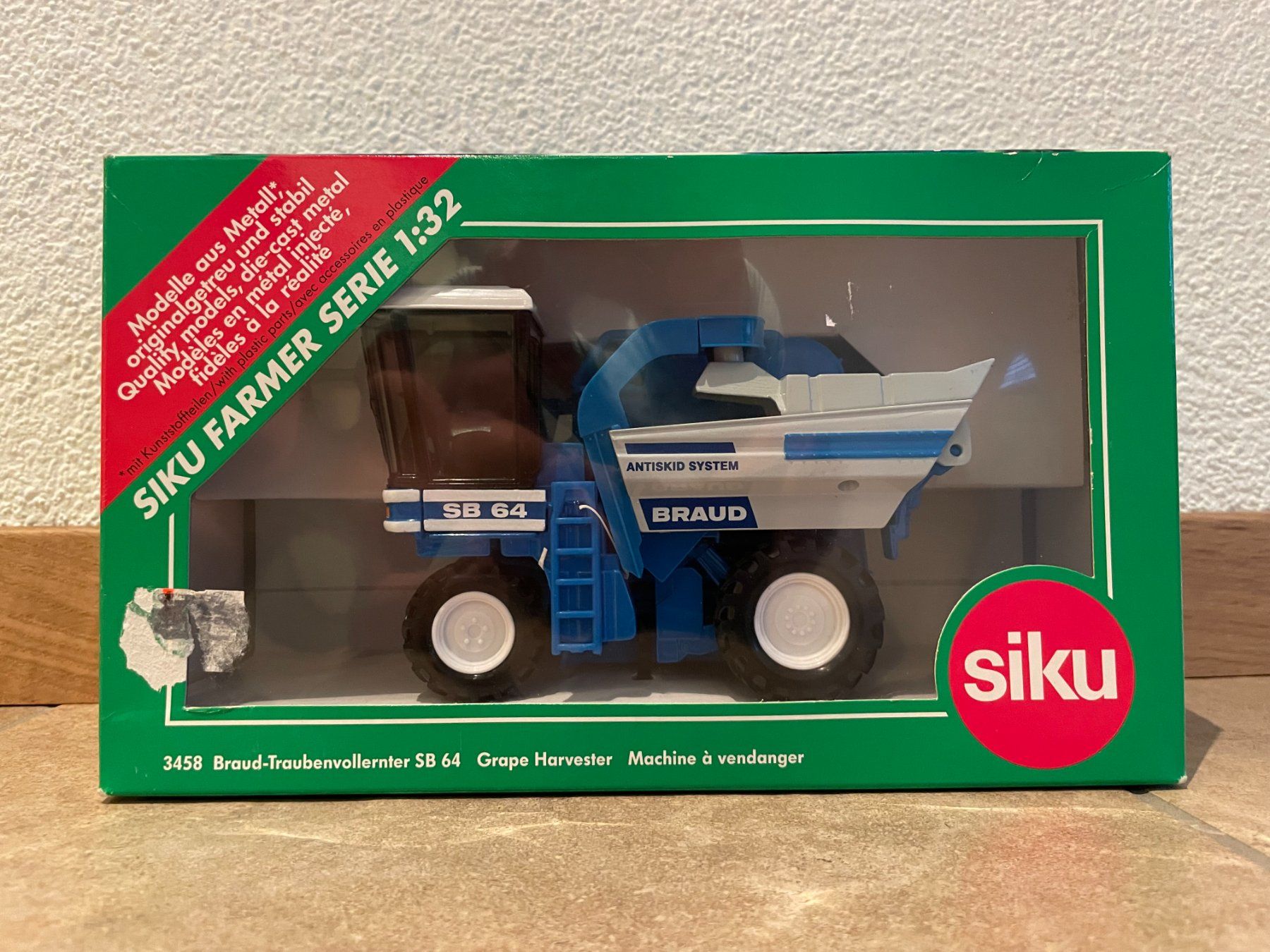 Siku Kit di modellismo & Modellini statici: SIKU Traubenvollernter Braud SB 64 – Nuovo e nell'imballaggio originale da Kreuzlingen venduto da Stefan1150 6