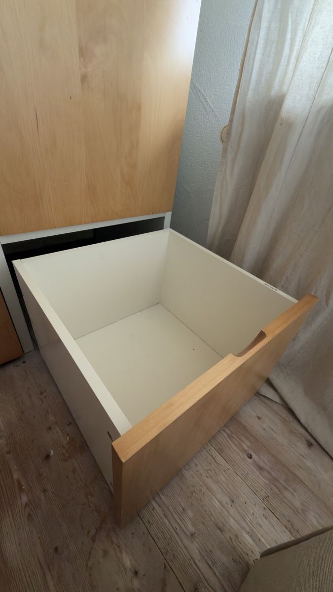 Armoires: Grosser Kleiderschrank – D'occasion à Männedorf par jasminediebiene 5