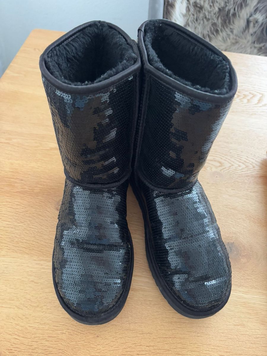 Ugg Scarpe da donna: UGG Boots Gr.41 – Usato da Zug venduto da Deks 3