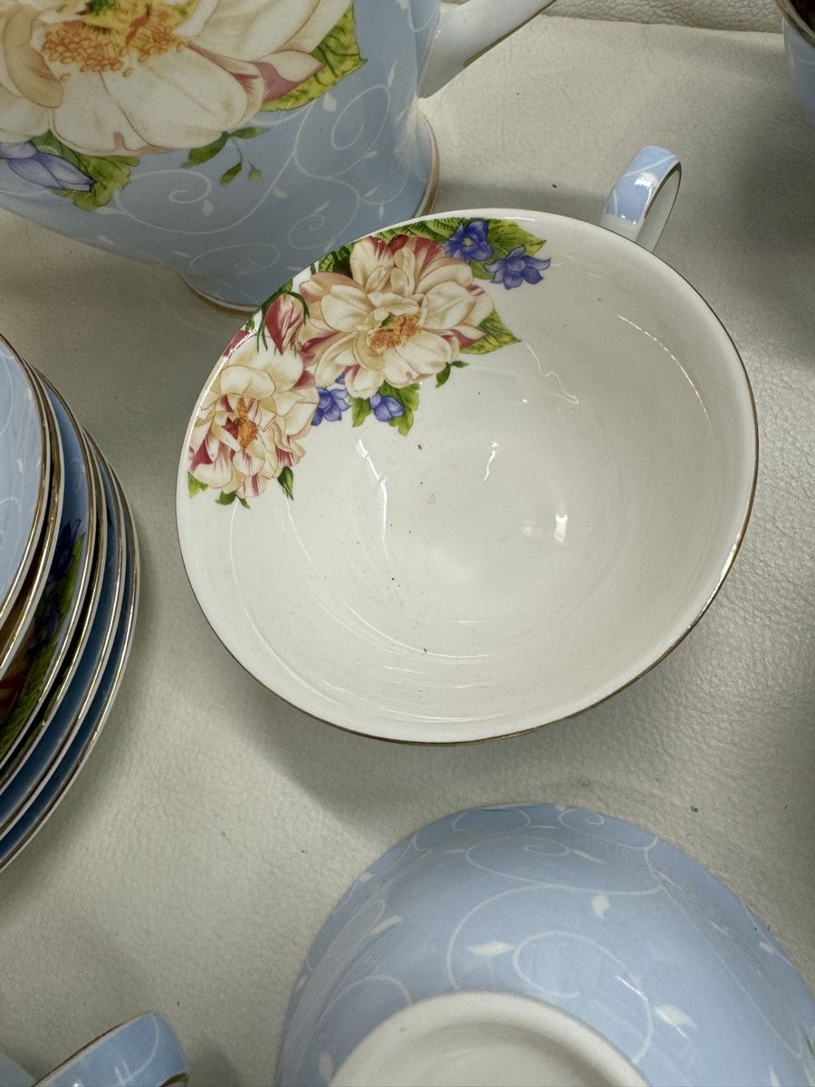 Set di piatti: Porzellan Teeservice oder Kaffee blau mit Blumenmuster – Usato da Basel venduto da sch_9g6x 6