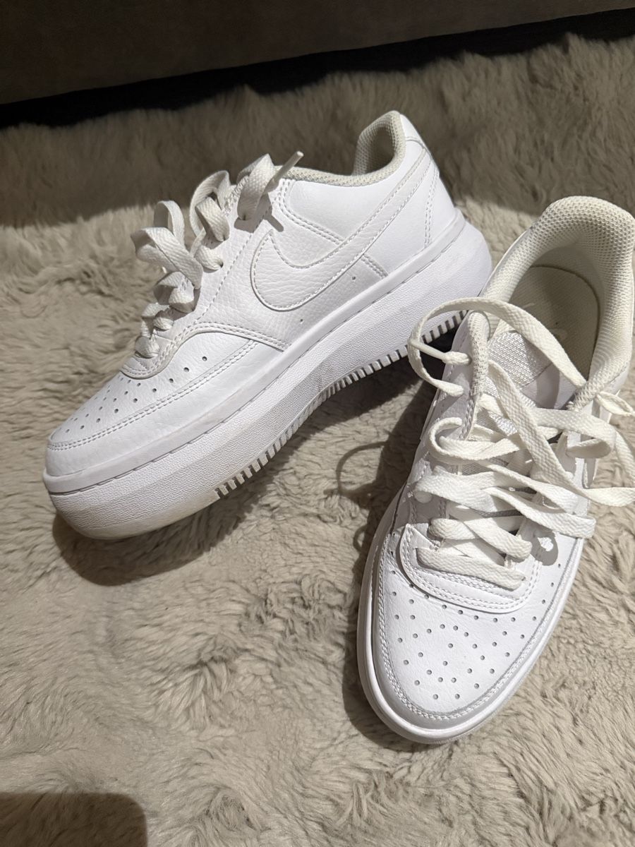 Chaussures femmes: Nike – D'occasion à St-Pierre-Clages par loc_8vtz 3