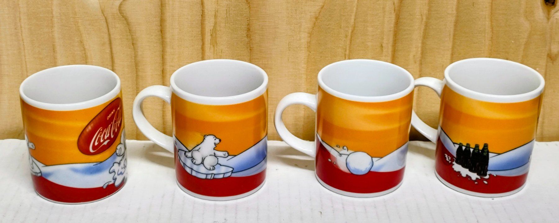 Tasses: 4 kleine Coca-Cola Espresso Tassen – Neuf (Voir description) à Pfäffikon ZH par Colacity 1