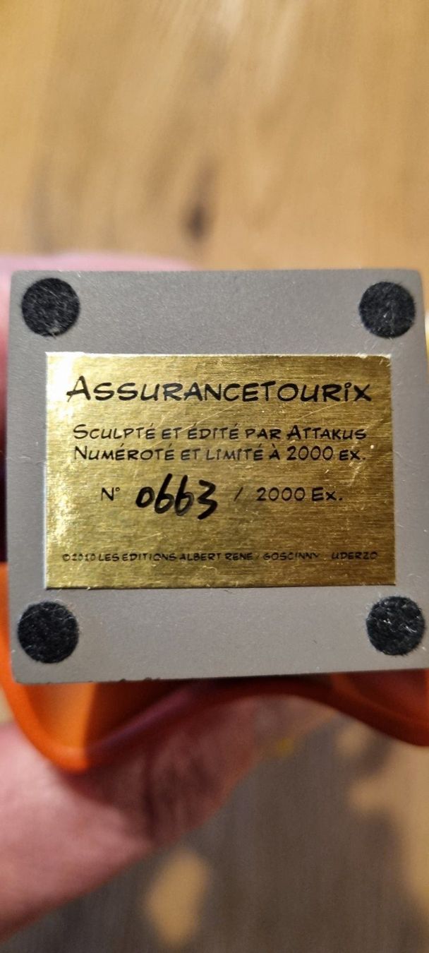 Fumetti: ASTERIX / ASSURANCETOURIX / ATTAKUS Nr 663/ 2000 – Nuovo e nell'imballaggio originale da Forel / Lavaux venduto da valerian63 1