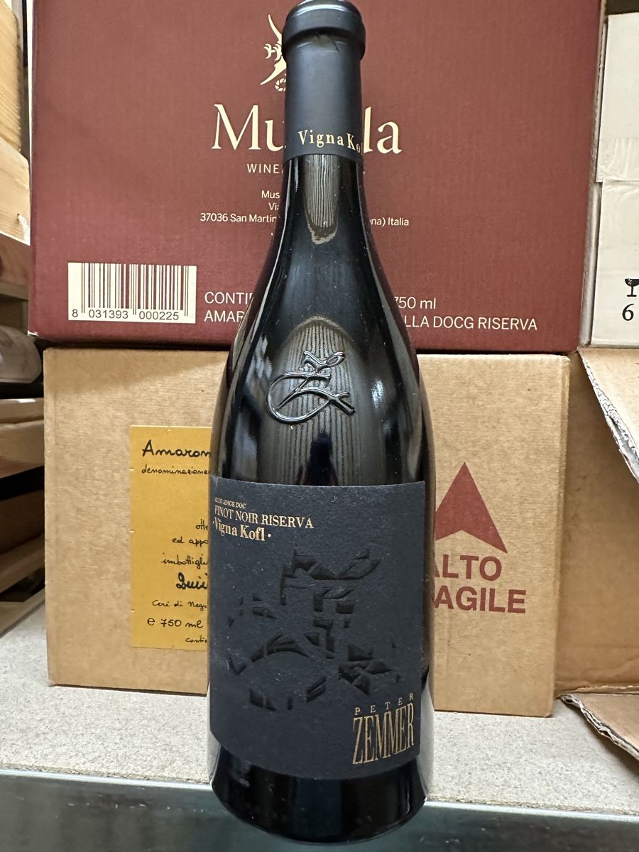 Vino: Zemmer Pinot noir riserva 2018 – Nuovo e nell'imballaggio originale da Troinex venduto da Airain
