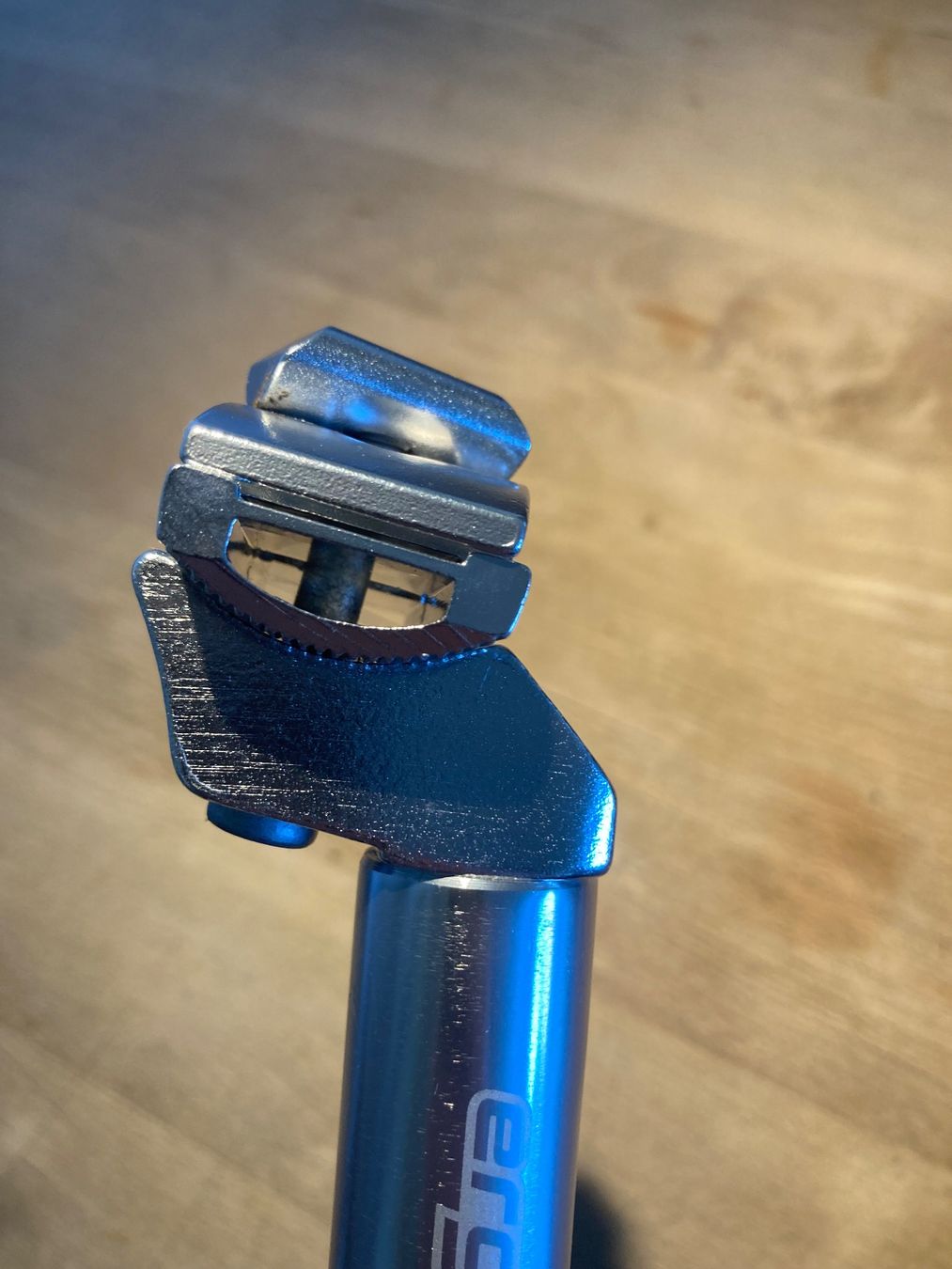 Pezzi di ricambio: Sattelstütze Ergotec 2 / 26mm /silber – Usato da Wallisellen venduto da HorstTennenbaum 1
