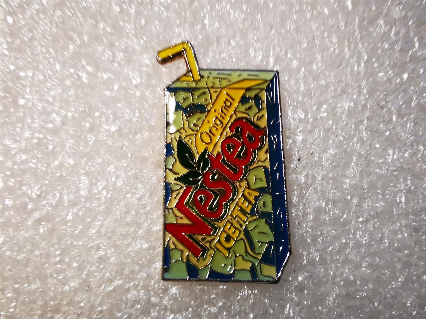 Placchette & Badge: Ansteckpin 14: Nestea – Usato da Oppligen venduto da Pin-Fall-Shop