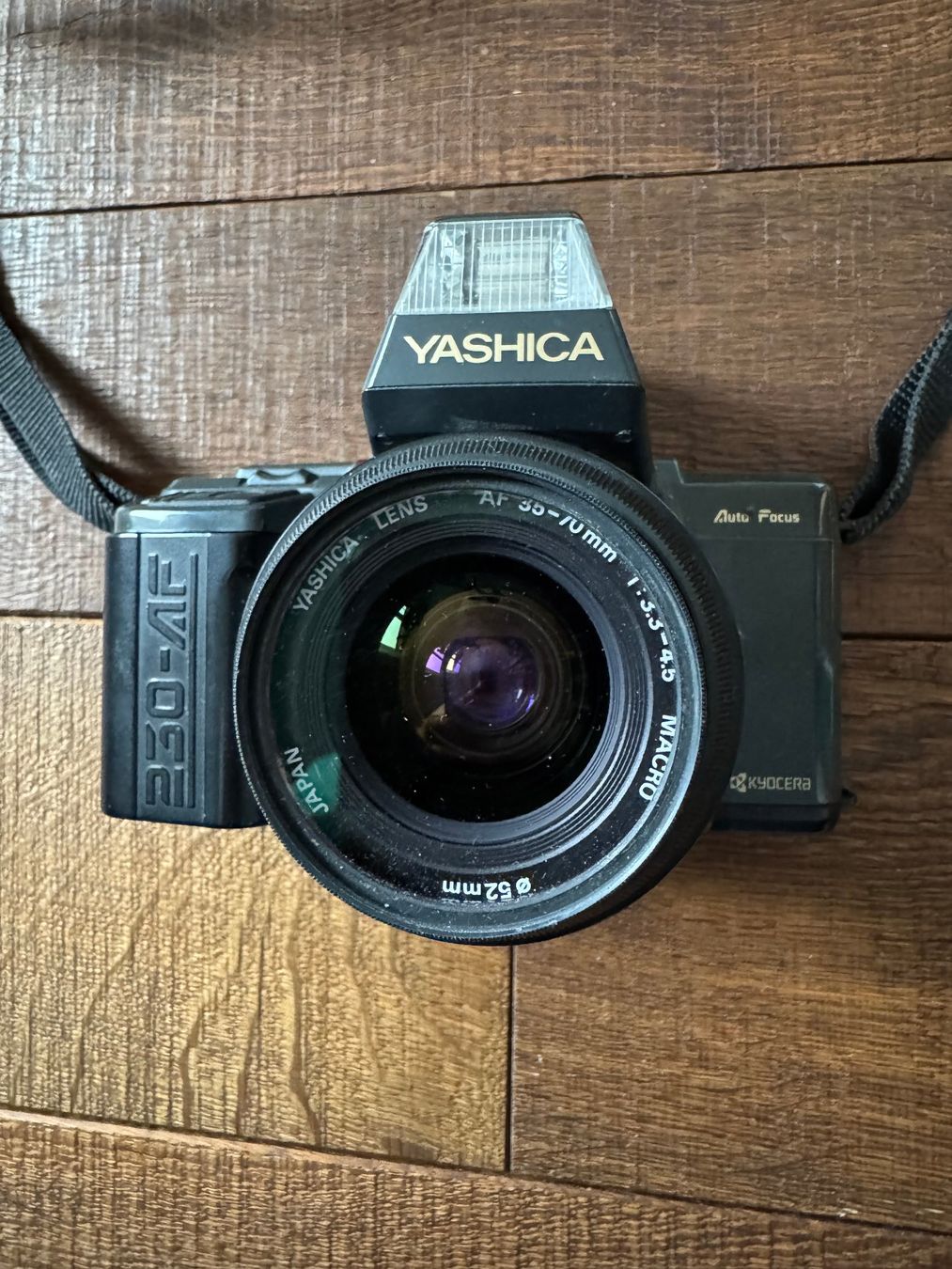 Yashica Fotocamera: Yashica Kyocera mit 2 Objektiven – Usato da Münsingen venduto da Terracotta 1