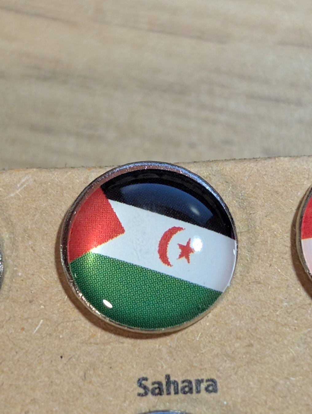 Plaketten & Abzeichen: Ansteckpin LW: Länderwappen – Gebraucht aus Oppligen von Pin-Fall-Shop