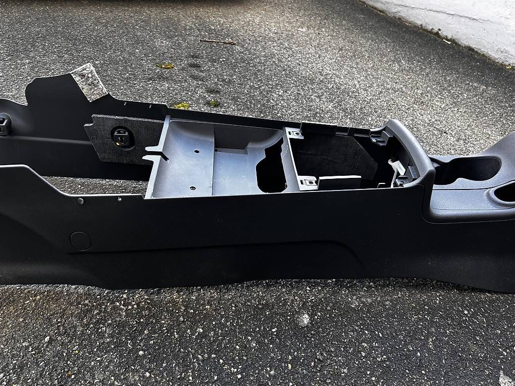 Audi Tutti pezzi di ricambio auto: Audi A3 S3 RS3 Mittelkonsole US Version – Usato da Niederglatt ZH venduto da VC1991 2