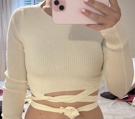 Long sleeves, short pullover 