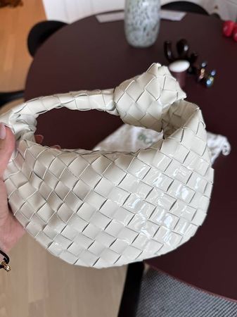 Bottega Veneta mini Jodie | weiss | Lackleder