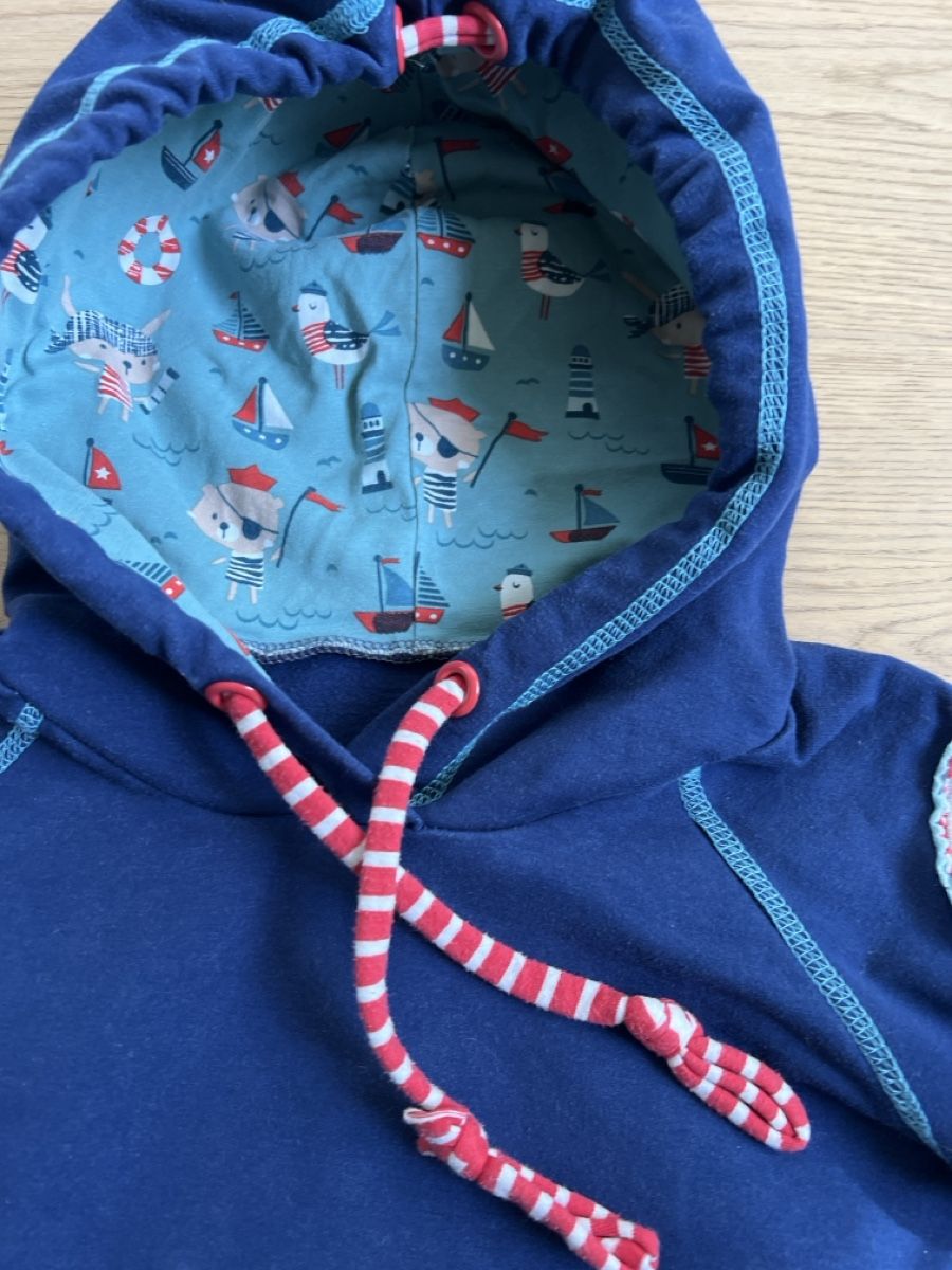 Maglioni & Felpe: Unikat elastisch PulliHoodie Pulli warm Gr. 98 – Usato da Oensingen venduto da katepe 1