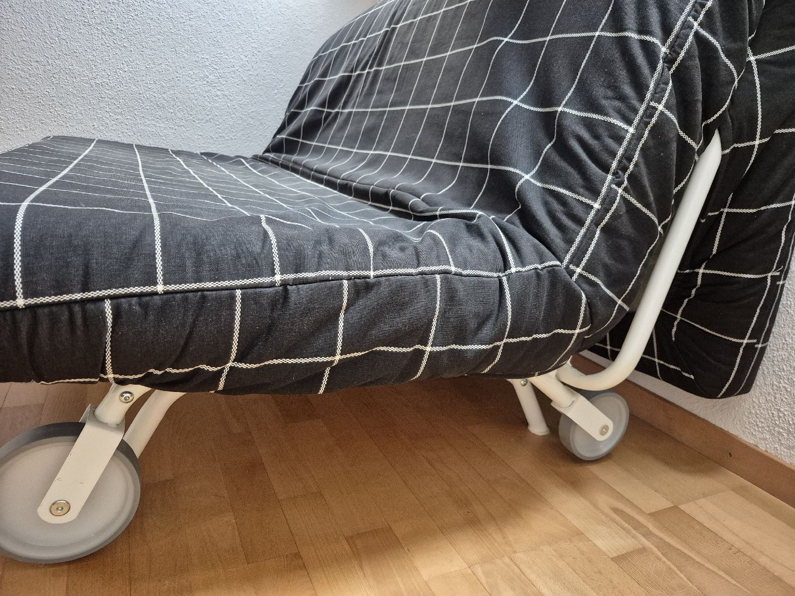 Divani: Schlafsofa schwarz weiss kariert – Usato da Niederweningen venduto da sternchen2809 2