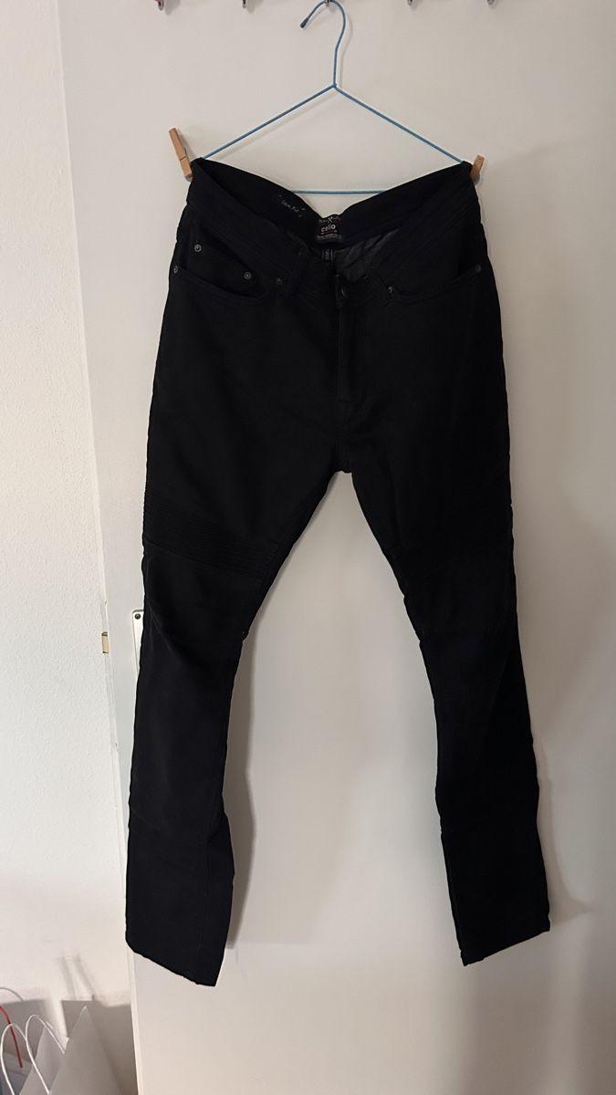 Jeans: Celio Jeans Slim Fit Black Size 32 – Usato da Genève venduto da Noemie.wrmsi 1
