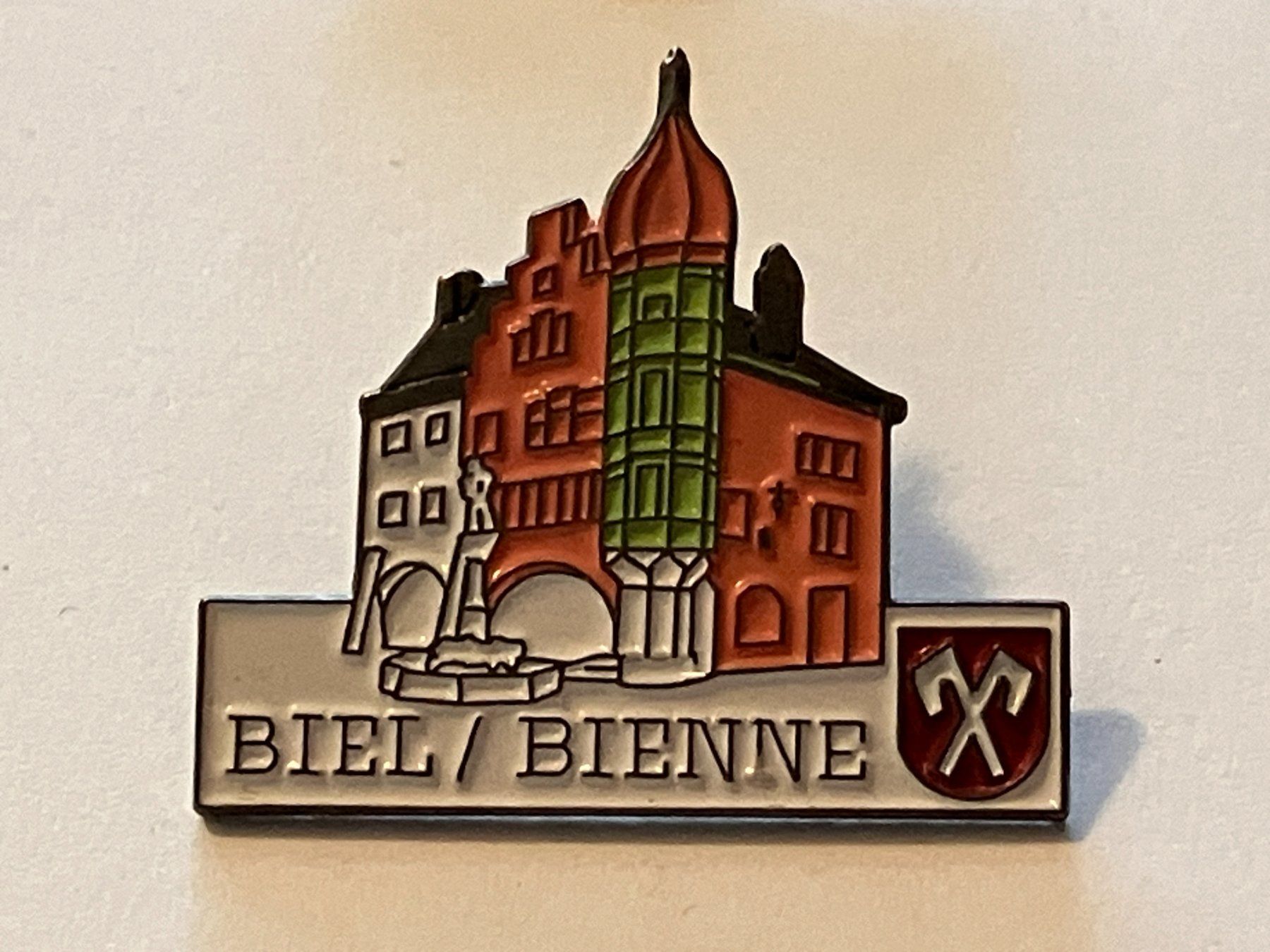 Placchette & Badge: 1 Pin Biel Bienne – Usato da Basel venduto da djwwpp