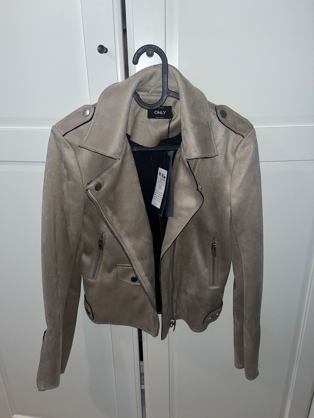 Only Giacche: Lederjacke Beige von Only – Nuovo e nell'imballaggio originale da Uznach venduto da le-ma-di-