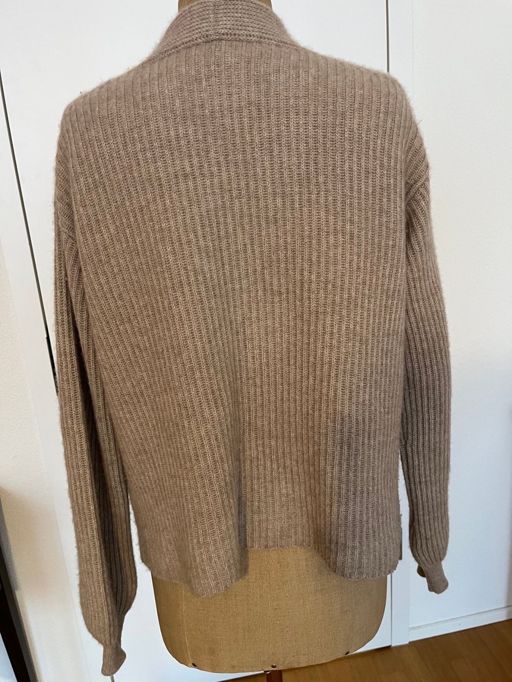 FTC Giacche: FTC Cashmere Strickjacke 100% Cashmere – Usato da Luzern venduto da Aleoschli 3