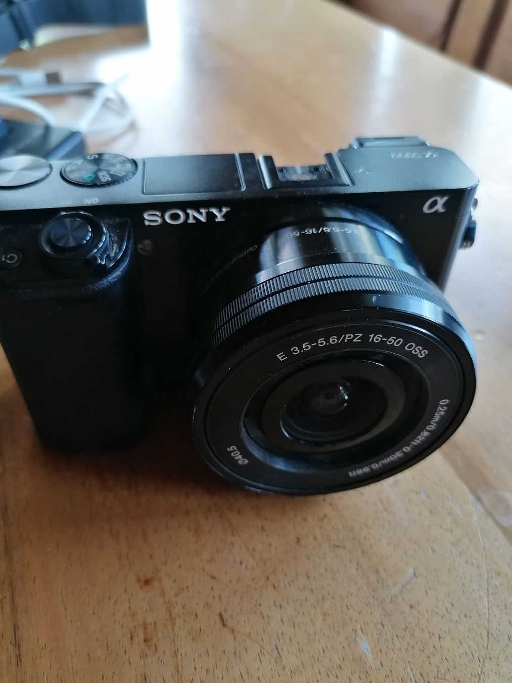 Sony Fotocamera: Kamera Sony Alpha 6000 mit Zubehör – Usato da Wolfenschiessen venduto da xxPartyMartyxx 1