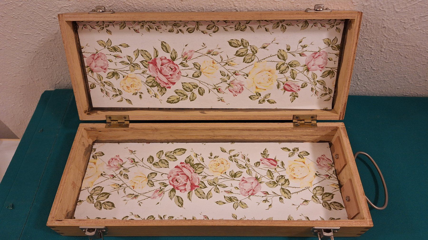 Portagioie: Holzschatulle, Tragegriff ,Schnappverschluss Cheney England – Usato da Arlesheim venduto da shopradl 5